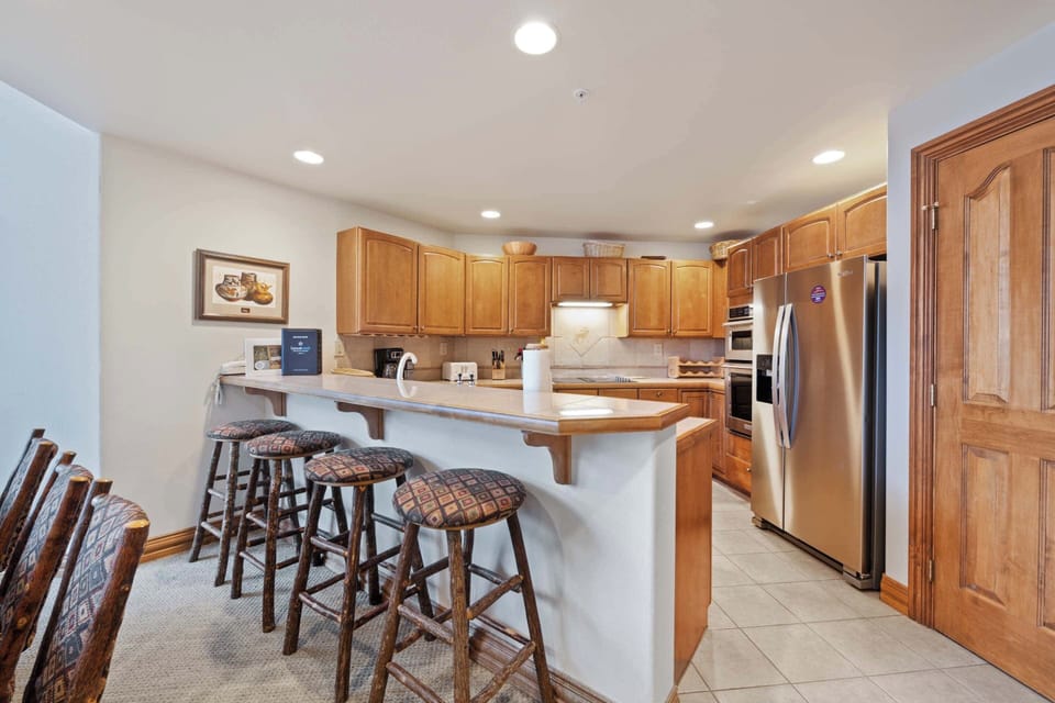 oxfordcourt-407-7474_52634308568_o