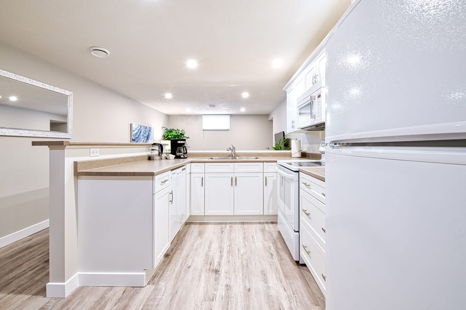 The fully equipped kitchen makes preparing any meal a breeze