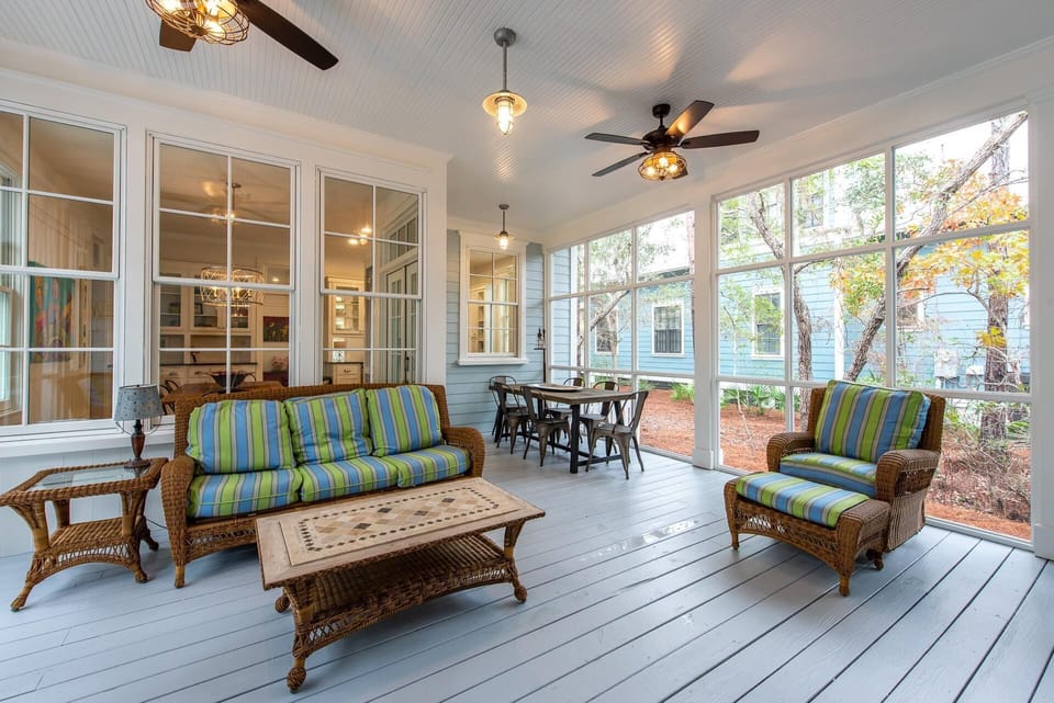 Screened in Patio