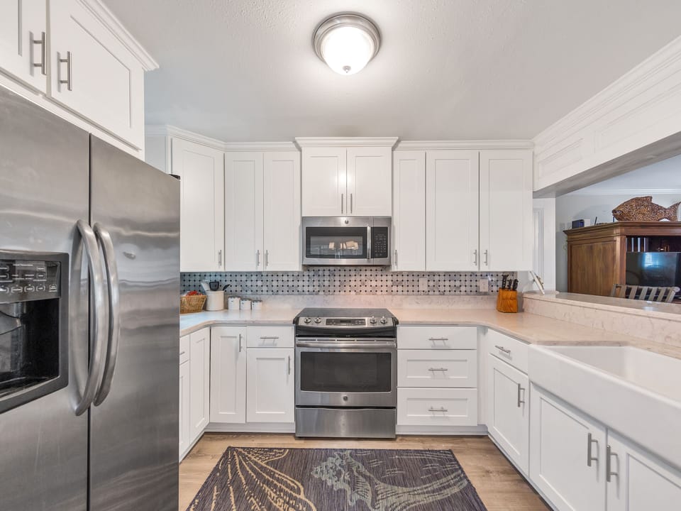 Lower kitchen