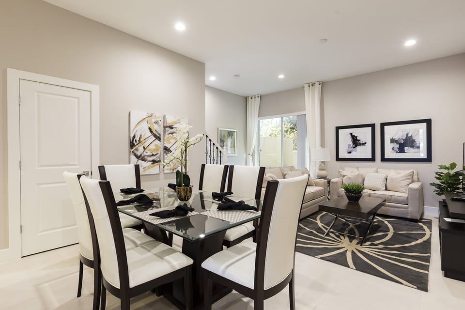 Open & comfortable areas to enjoy with family!