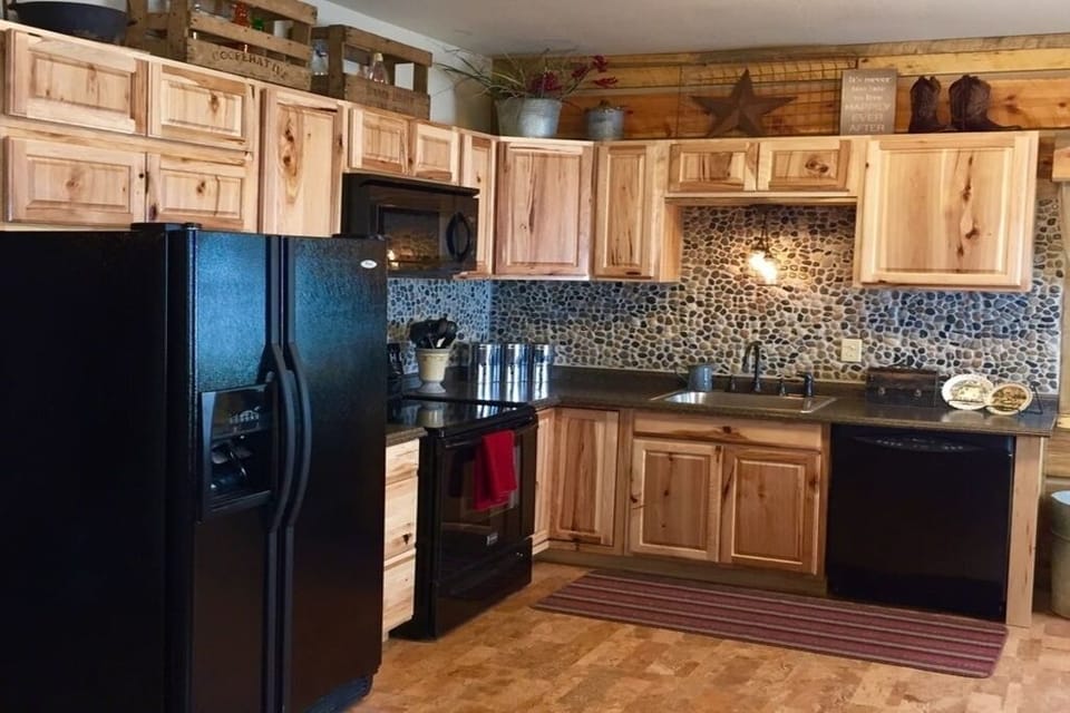 Spacious kitchen!