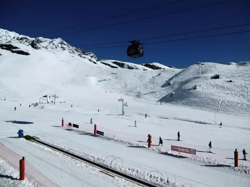 Snow and ski sports