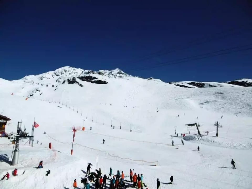 Snow and ski sports