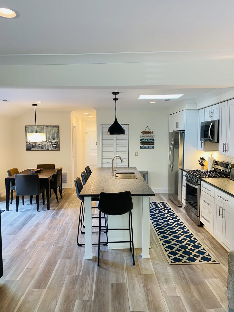 Kitchen with island seating