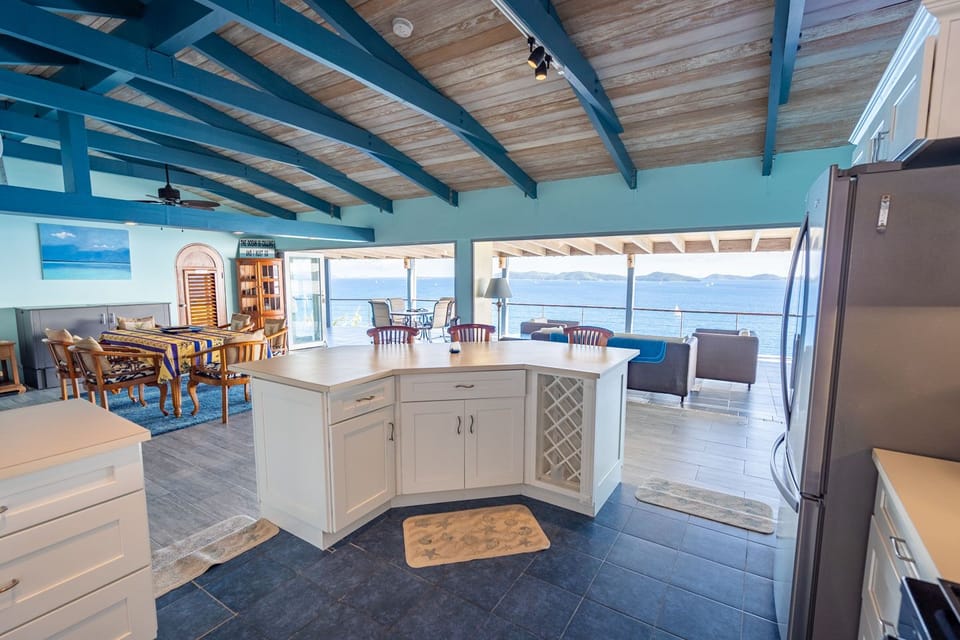 Kitchen with a view 