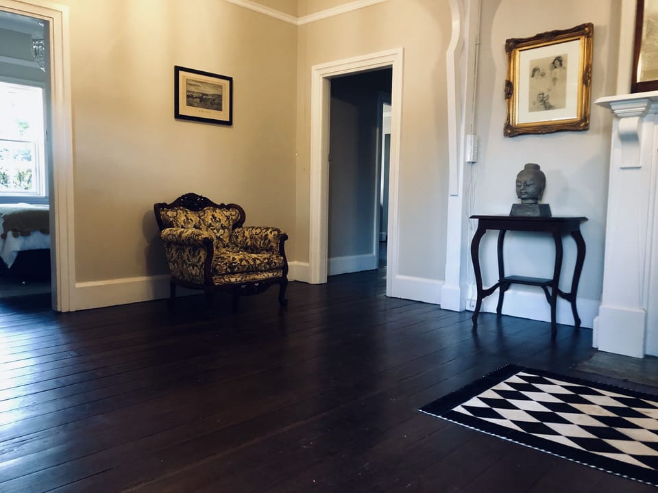 Entrance hall/foyer