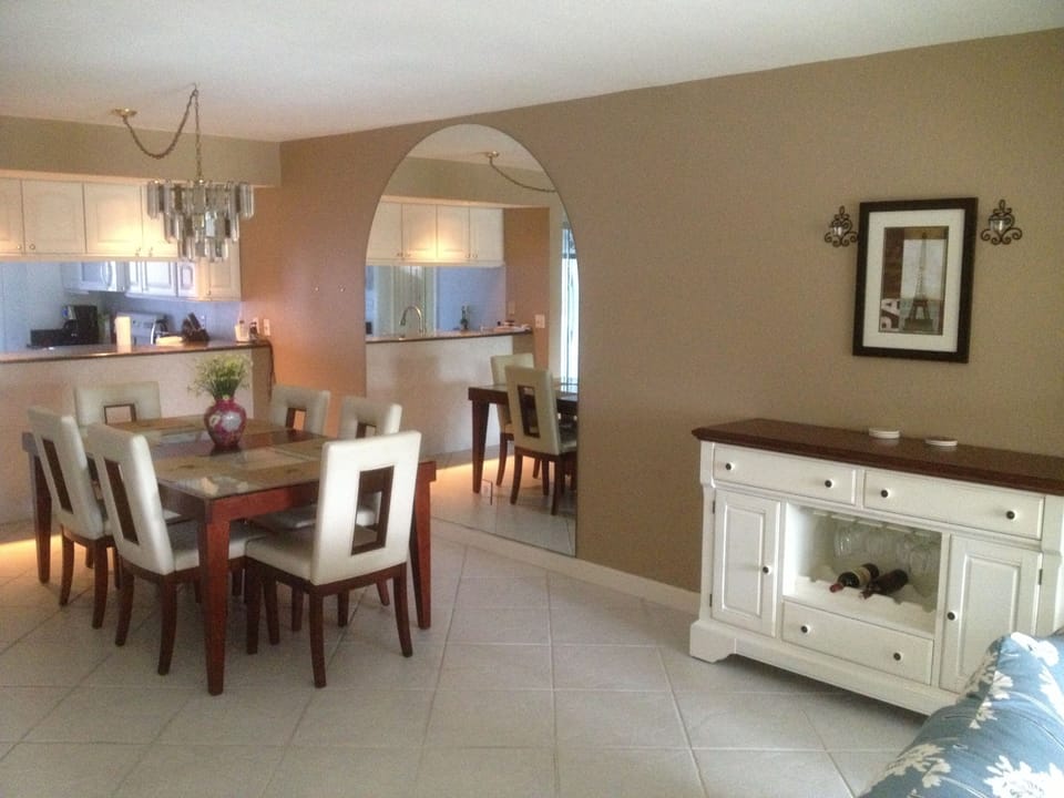 Dining area
