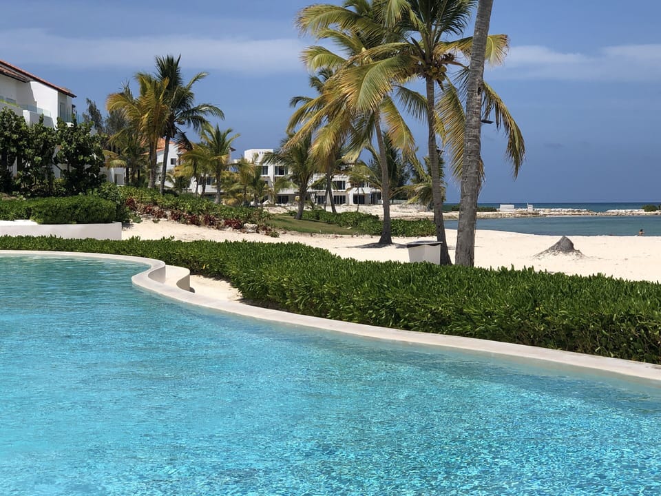 Amazing Swimming Pool to Lounge and Relax 