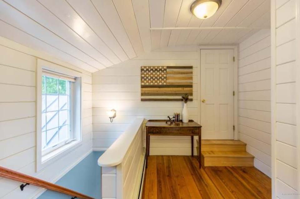 Second floor landing