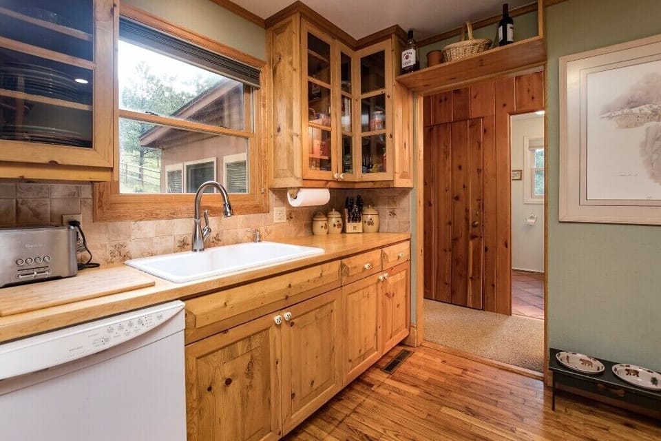 Kitchen view to back yard