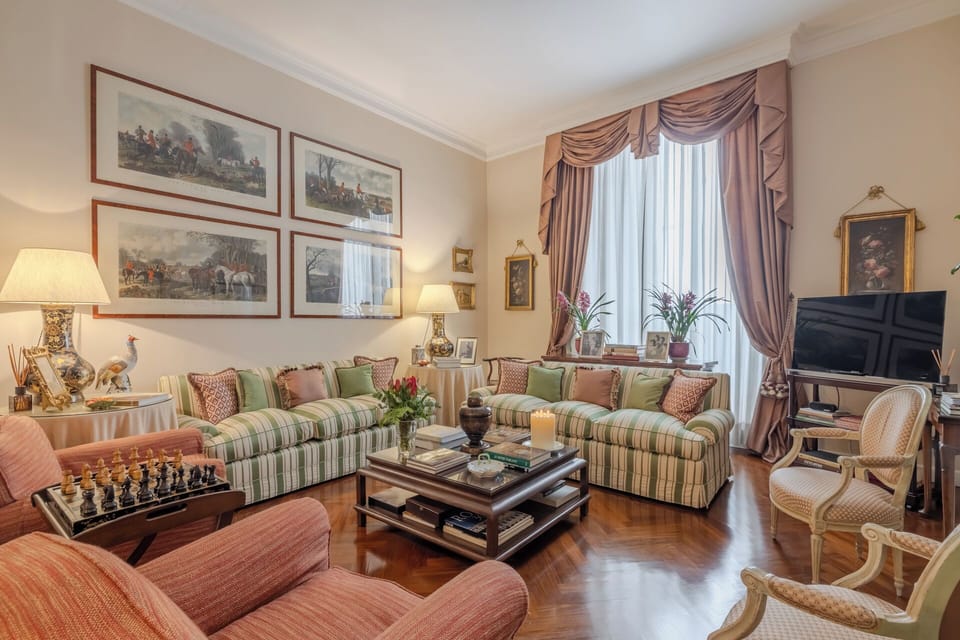 A welcoming living room, blending elegance and comfort in every detail