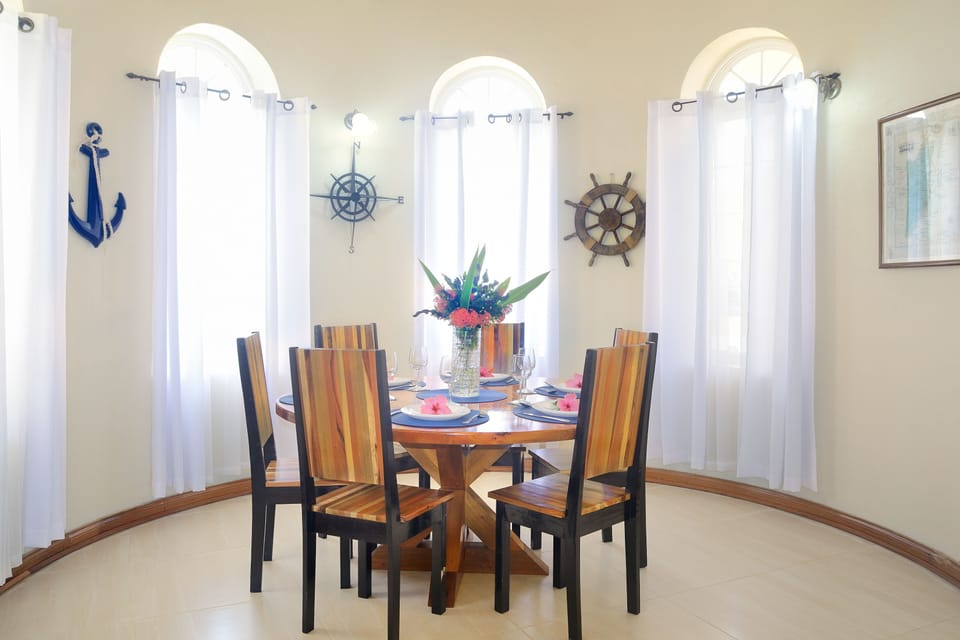 Indoor Diningroom