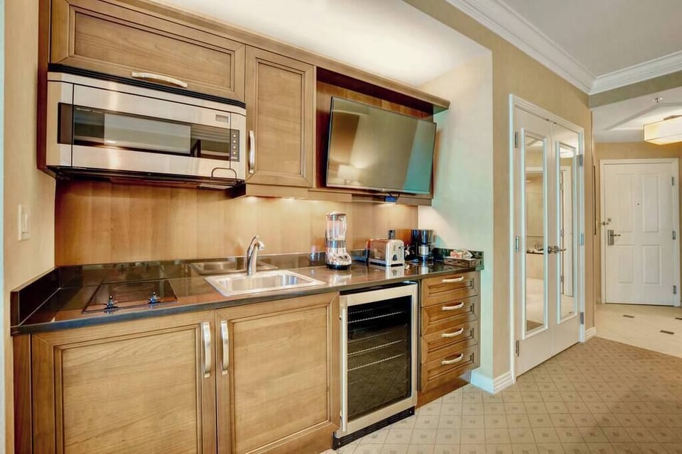 Complete Kitchenette & 42" Widescreen TV