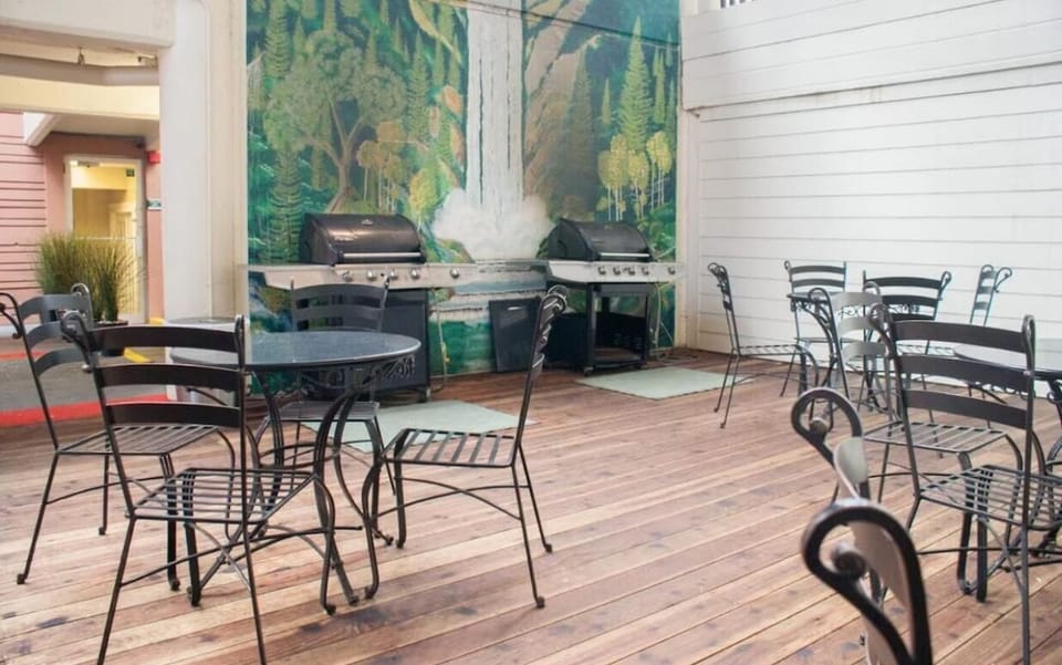 BBQ & outdoor dining area