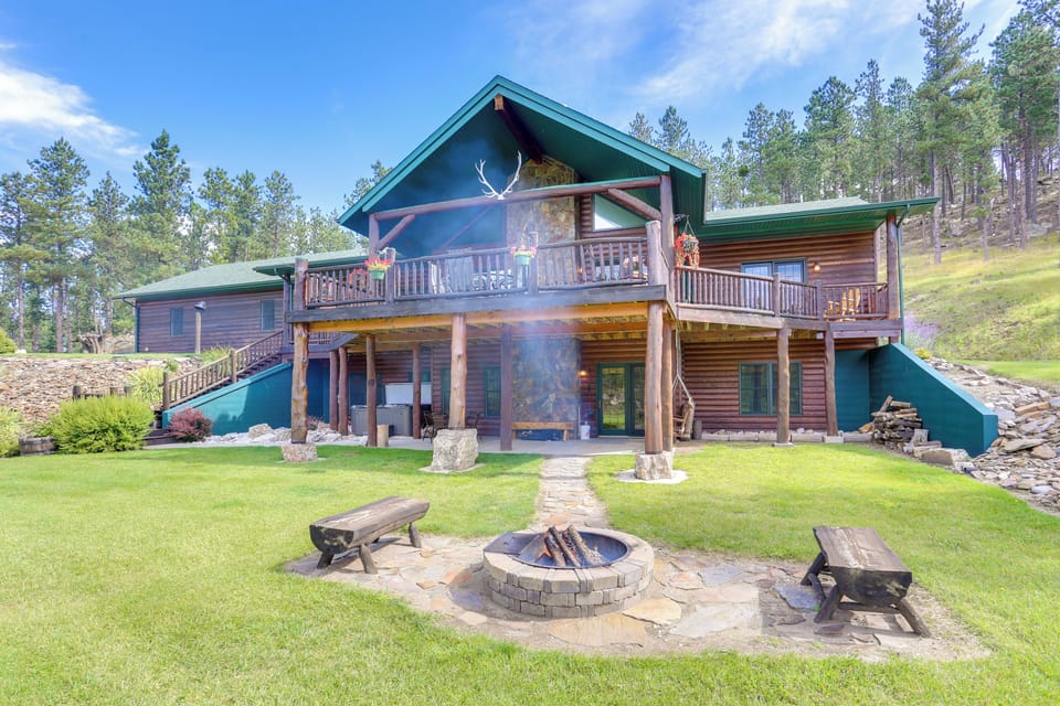 Custer Vacation Rental | 6BR | 3BA | 3,650 Sq Ft | Step-Free Access