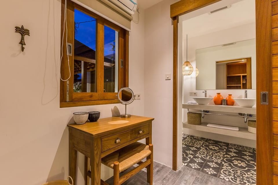 en-suit bathroom