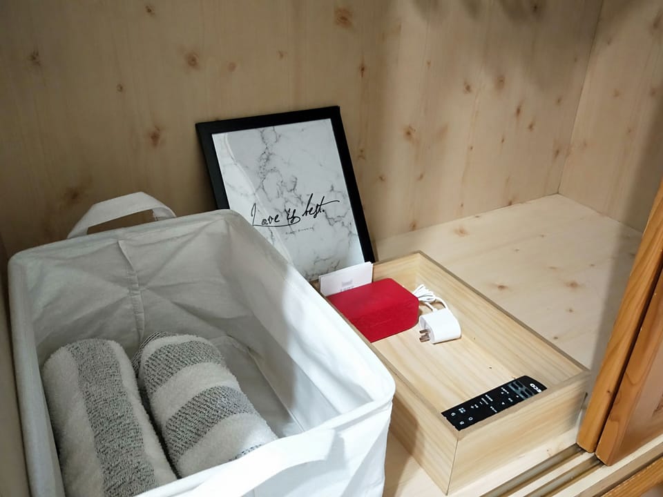 Bathroom amenities