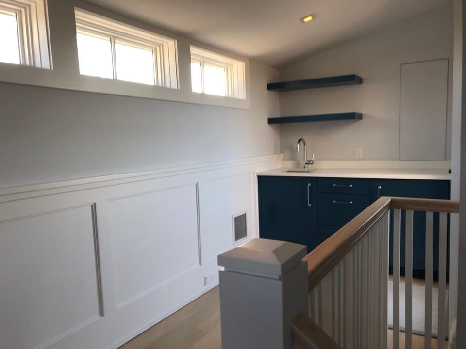 Third floor wet bar