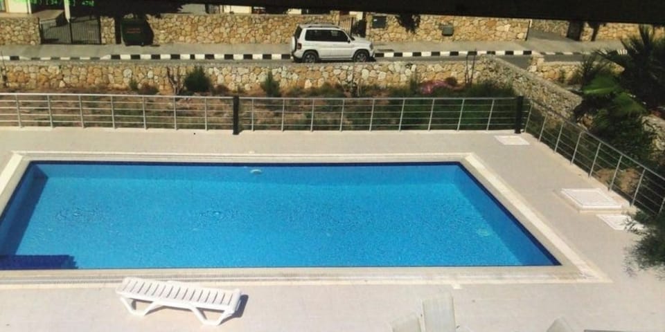 Large Pool with Nice Garden.