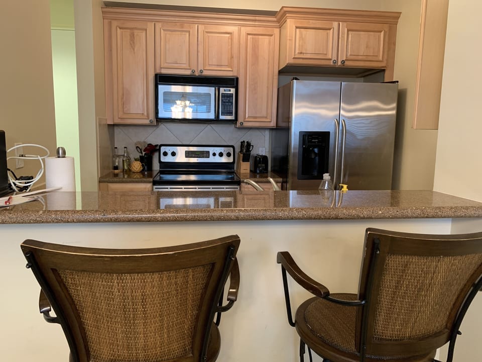 Microwave, dishwasher, coffee/tea maker, toaster