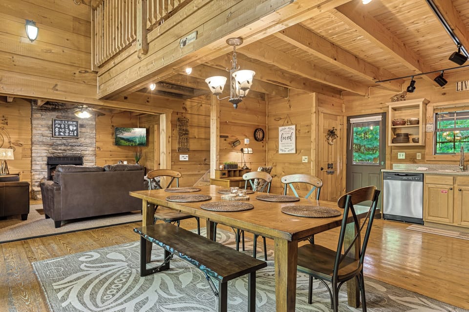 Dining Area - Seating for Six