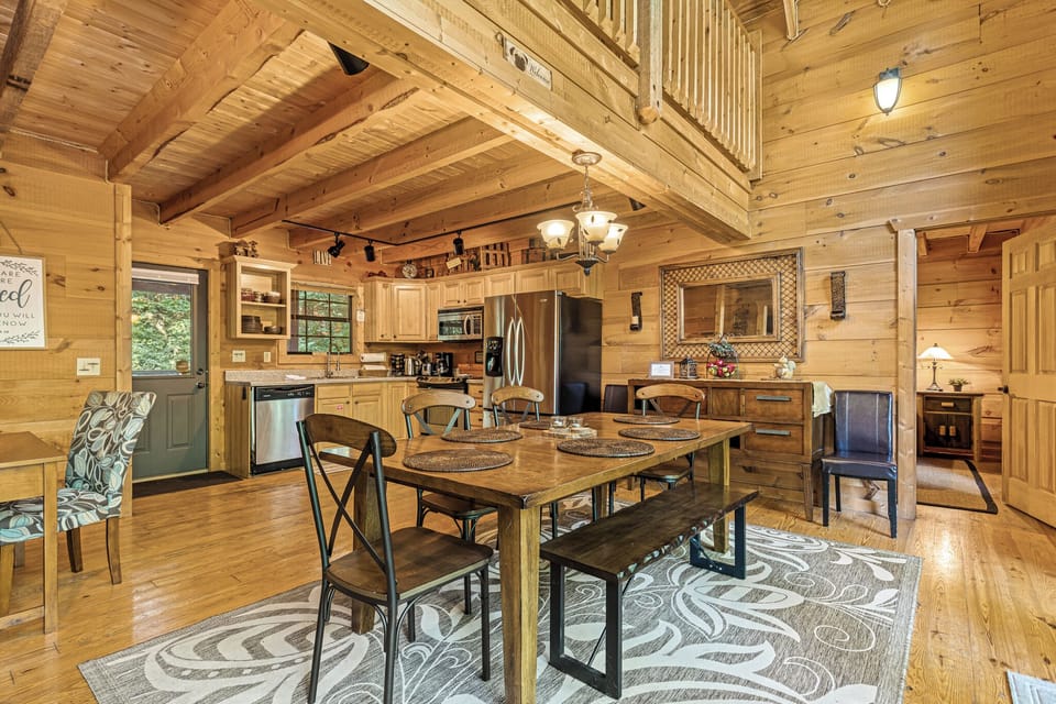 Dining Area - Seating for Six