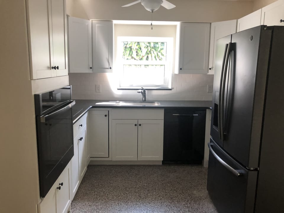 Fully functioning kitchen, totally stocked with everything you need and more! 