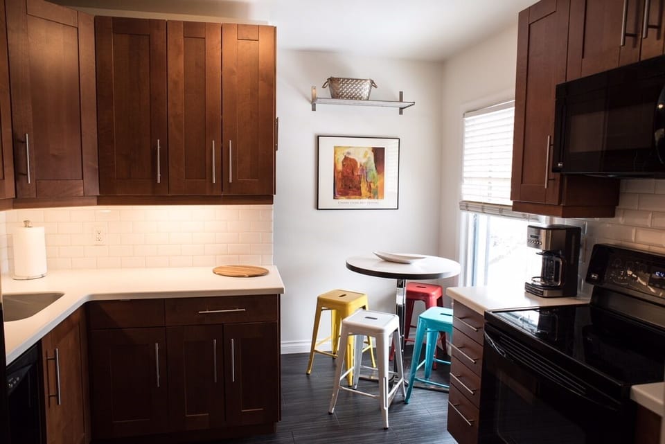 Coffee/tea maker, fridge, microwave, oven