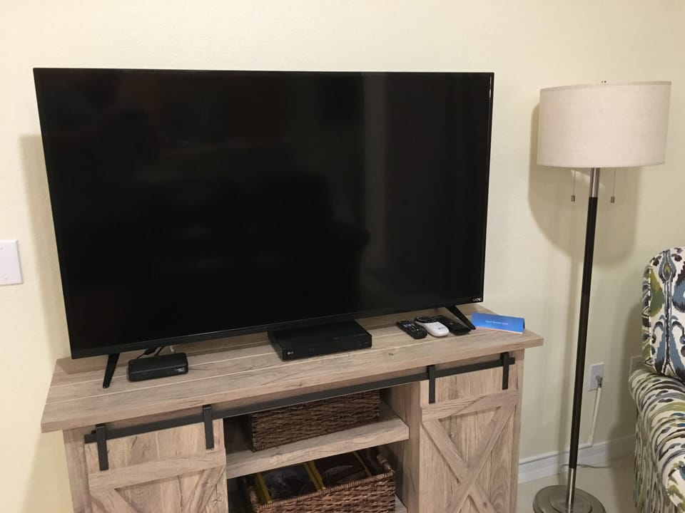 55" tv with 185 channels from directv.