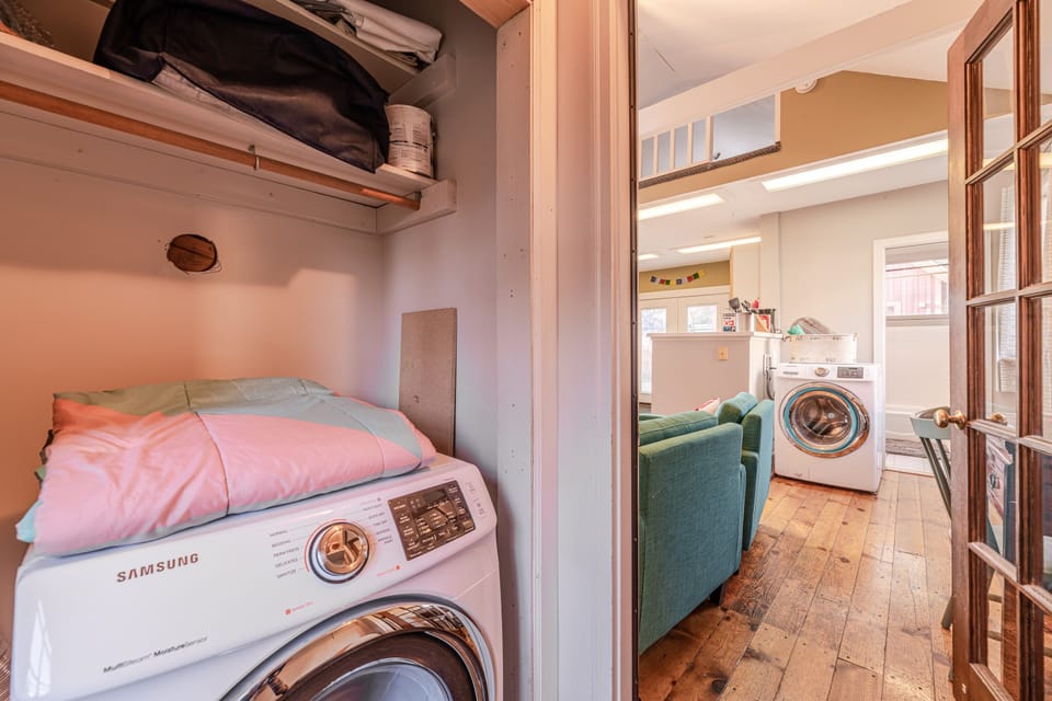 Washer/Dryer in unit