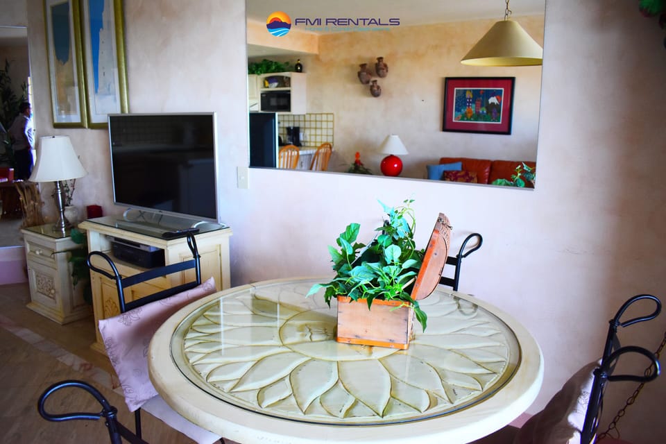 Dining area for 4
