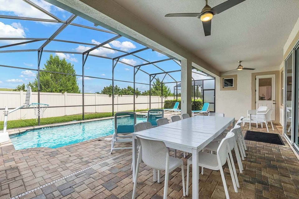 Private Pool & Patio