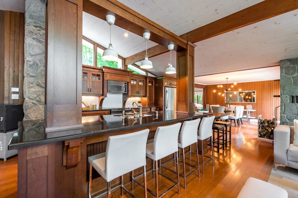Large kitchen island w/ seating for 8