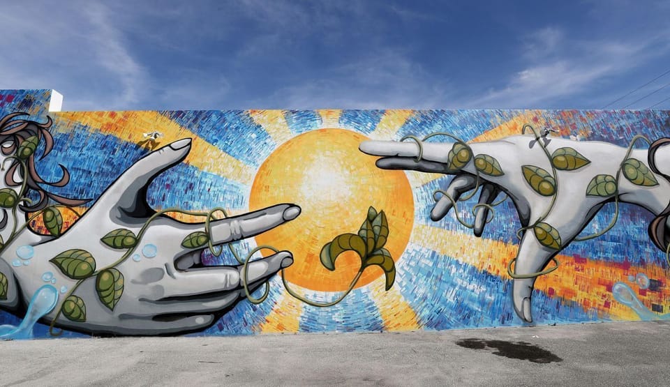 10 min drive to the Downtown Hollywood Mural Project