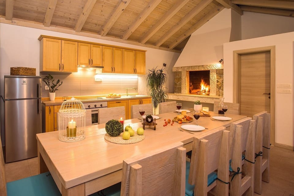 Comfortable dining and cooking area next to the pool area