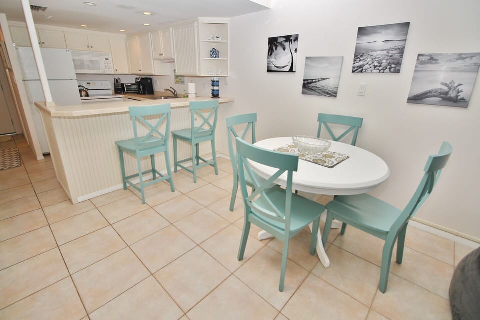 Seating for 6