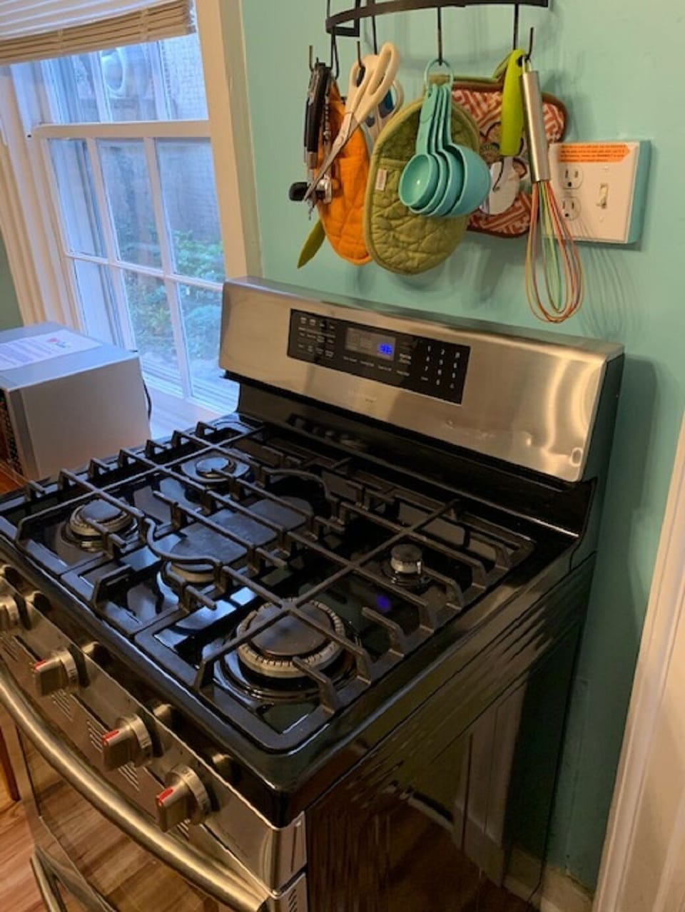 Gas stove