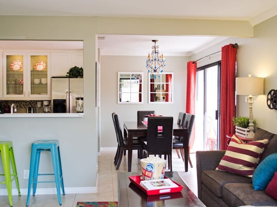 Micky's Fireworks/Living Room
