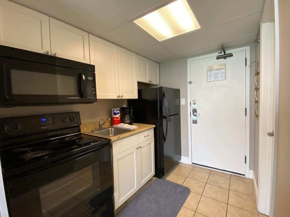Prepare delicious meal- Fully Equipped Kitchen