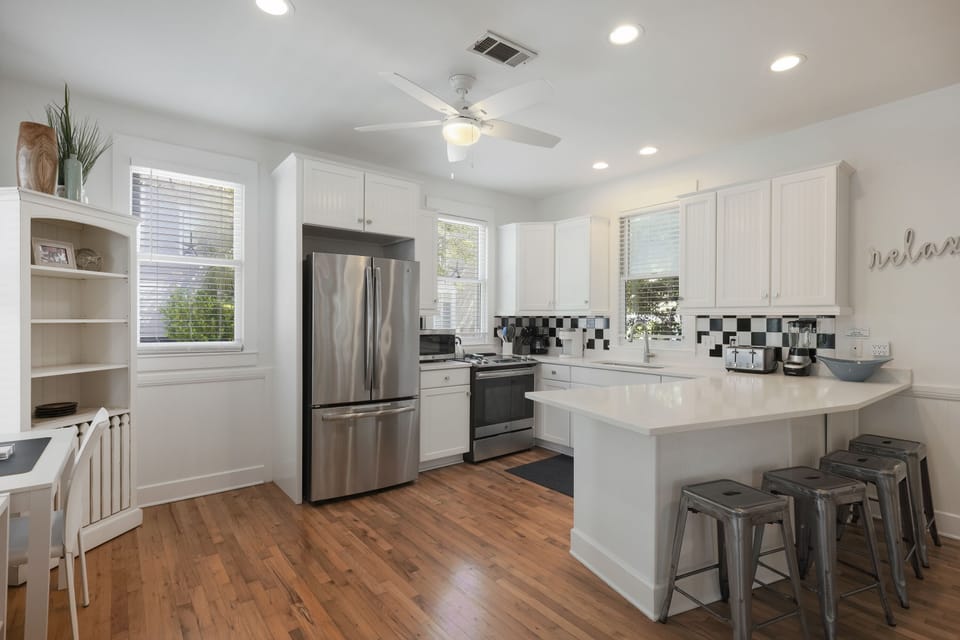 FULLY EQUIPPED KITCHEN ON FIRST FLOOR