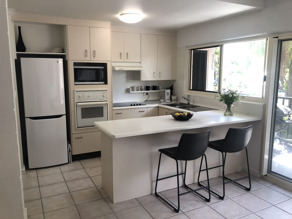 Full kitchen