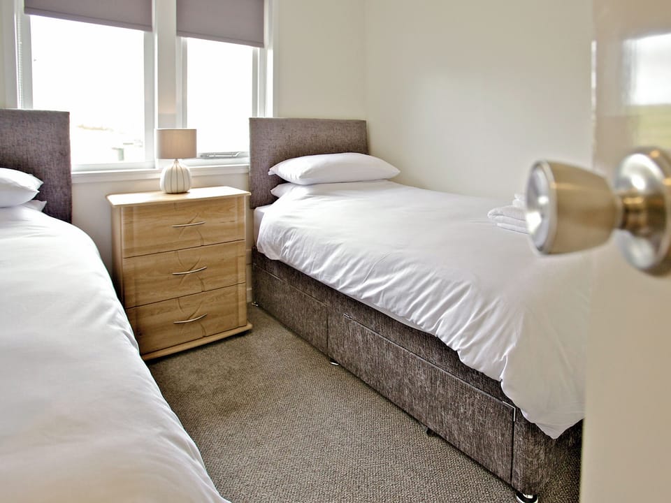 Twin bedroom | Rockworks Chalets No. 5 - Rockworks Chalets, Holm, near Kirkwall