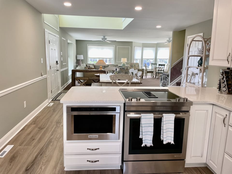 Kitchen Island Built in Microwave and Stove USB outlet