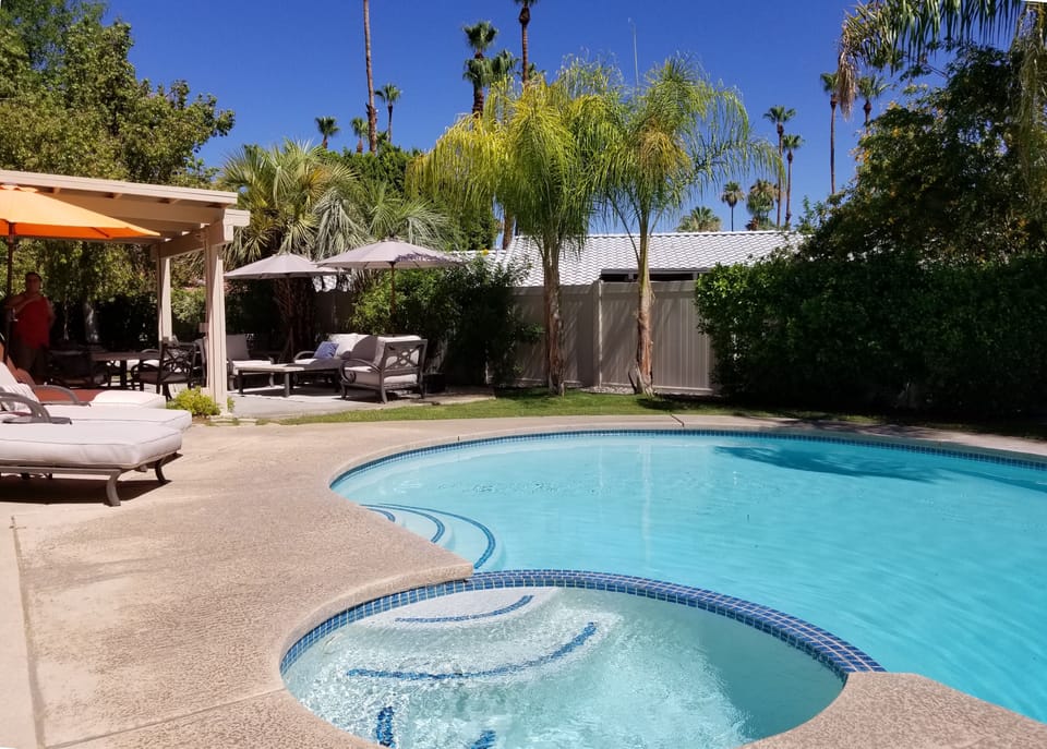 Sunny Private Pool and Spa