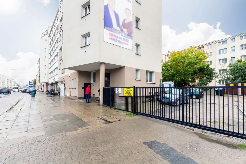 Stay in a well-connected area with excellent public transport links. 
