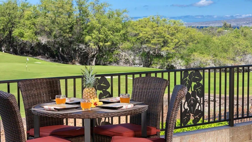 Dine alfresco on the covered lanai