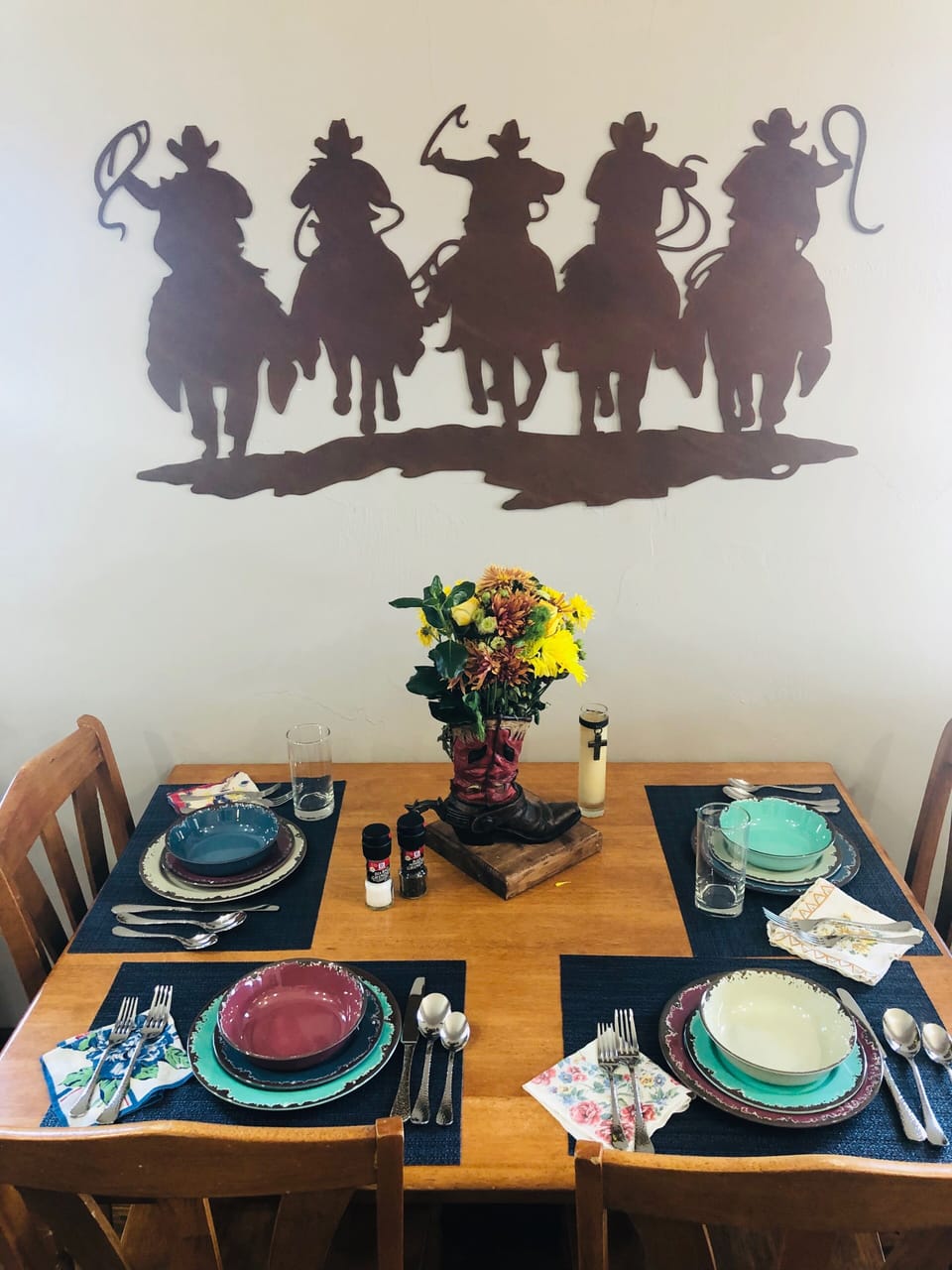 Enjoy the convenience of having a kitchen and dining room.
