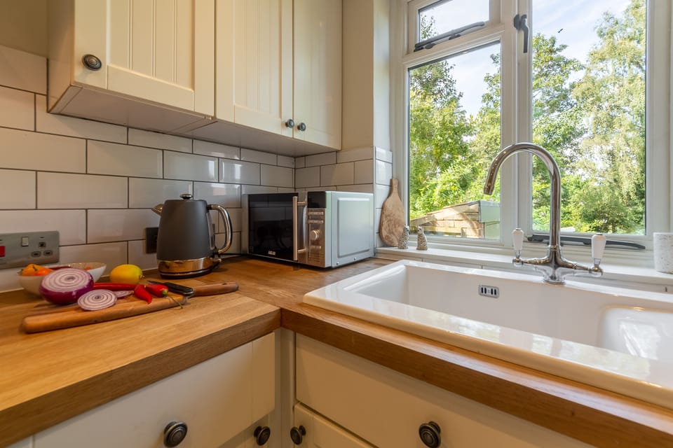 Ground floor: Beautiful kitchen in keeping with the cottage