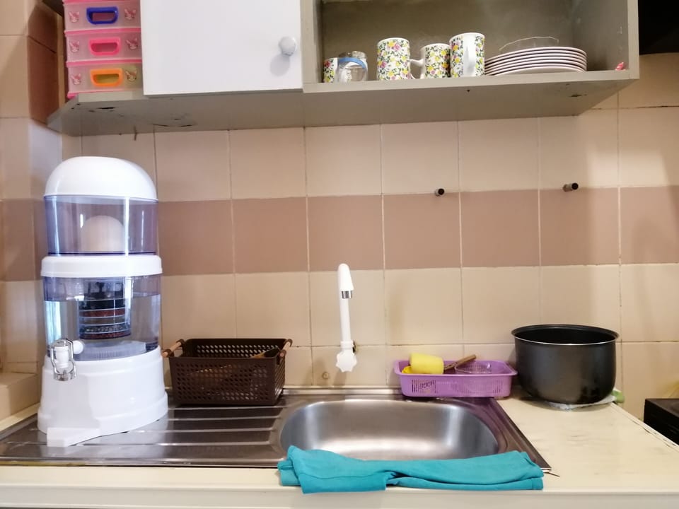 Utensils provided in the kitchen. 